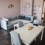 Sofia Luxury Apartment Lechaio