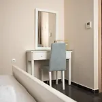 Sofia Luxury Apartment Lechaio