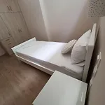 Sofia Luxury Apartment Lechaio