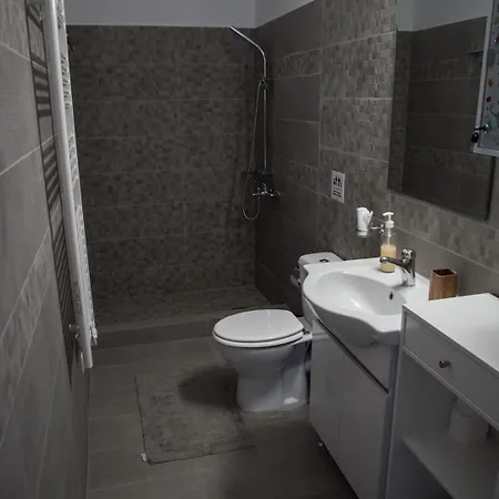 Sofia Luxury Apartment Lechaio