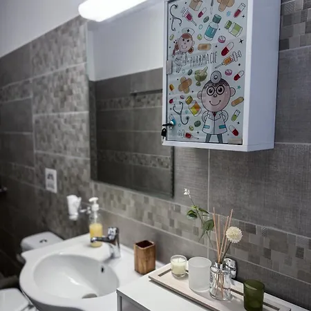 Sofia Luxury Apartment Lechaio