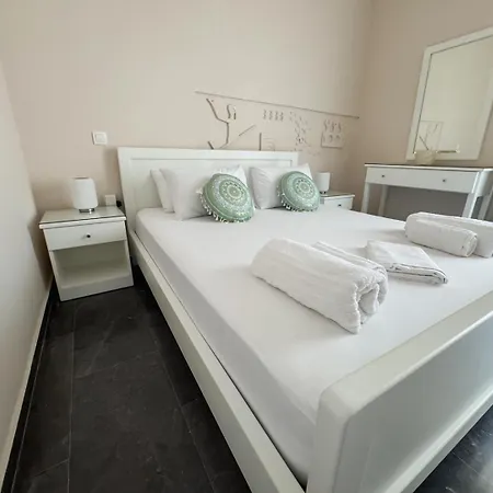 Sofia Luxury Лехаио