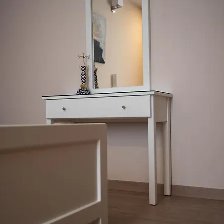 Sofia Luxury Apartment Lechaio